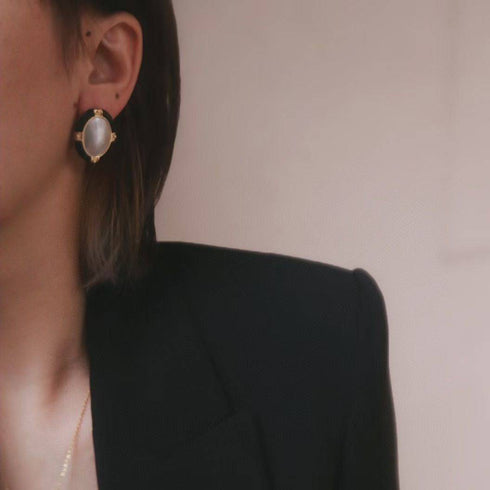 Deluxe Mabe Stud Earrings - House Of Pearls